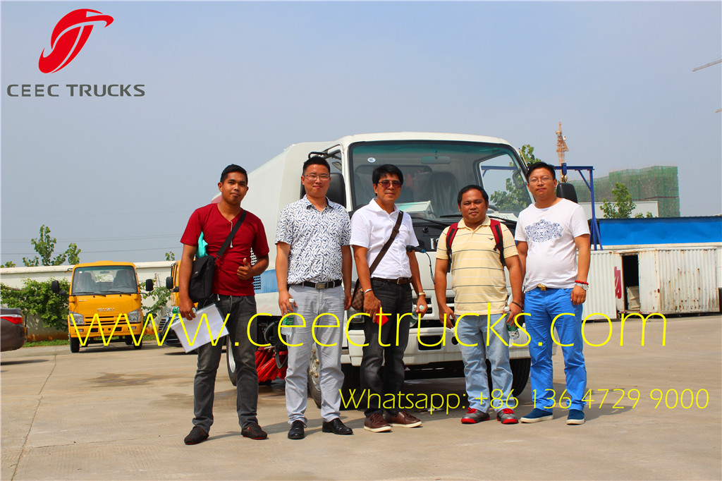Phillippine customer visit for testing ISUZU 5CBM Road sweeper truck