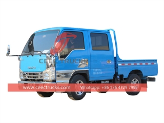 Мини-грузовик с двойной кабиной Isuzu китайского производства.