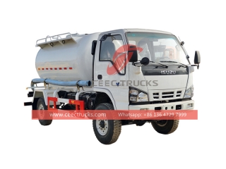 Мини-вакуумный грузовик Isuzu китайского производства.