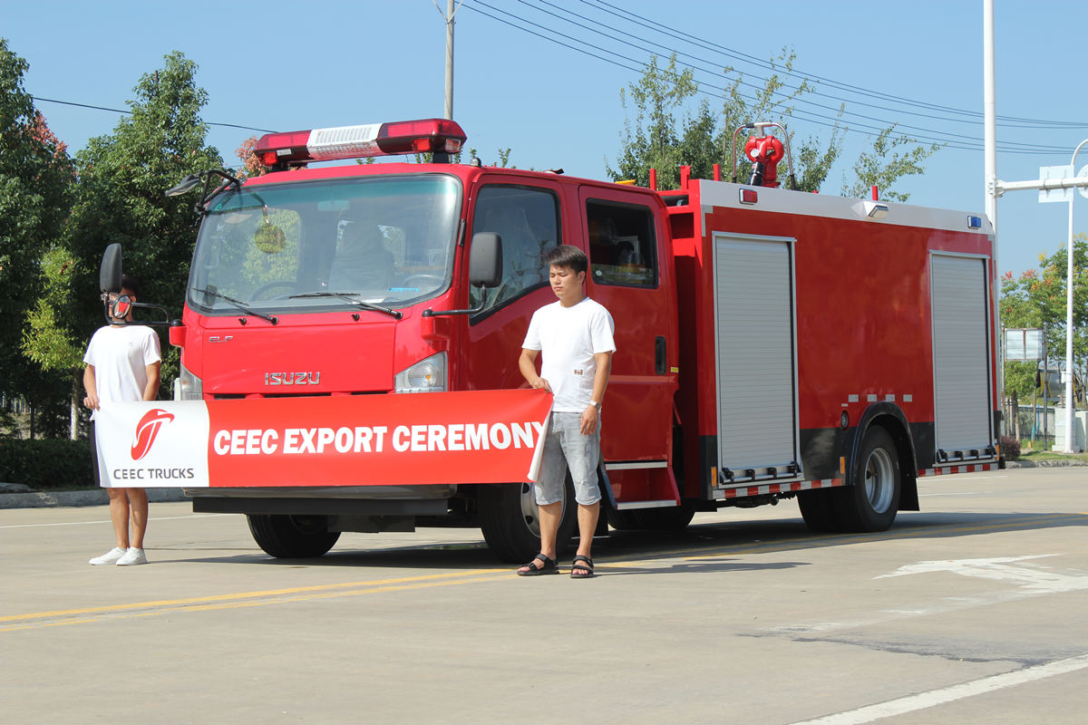 2 единицы пенного пожарного автомобиля ISUZU экспортированы в Узбекистан