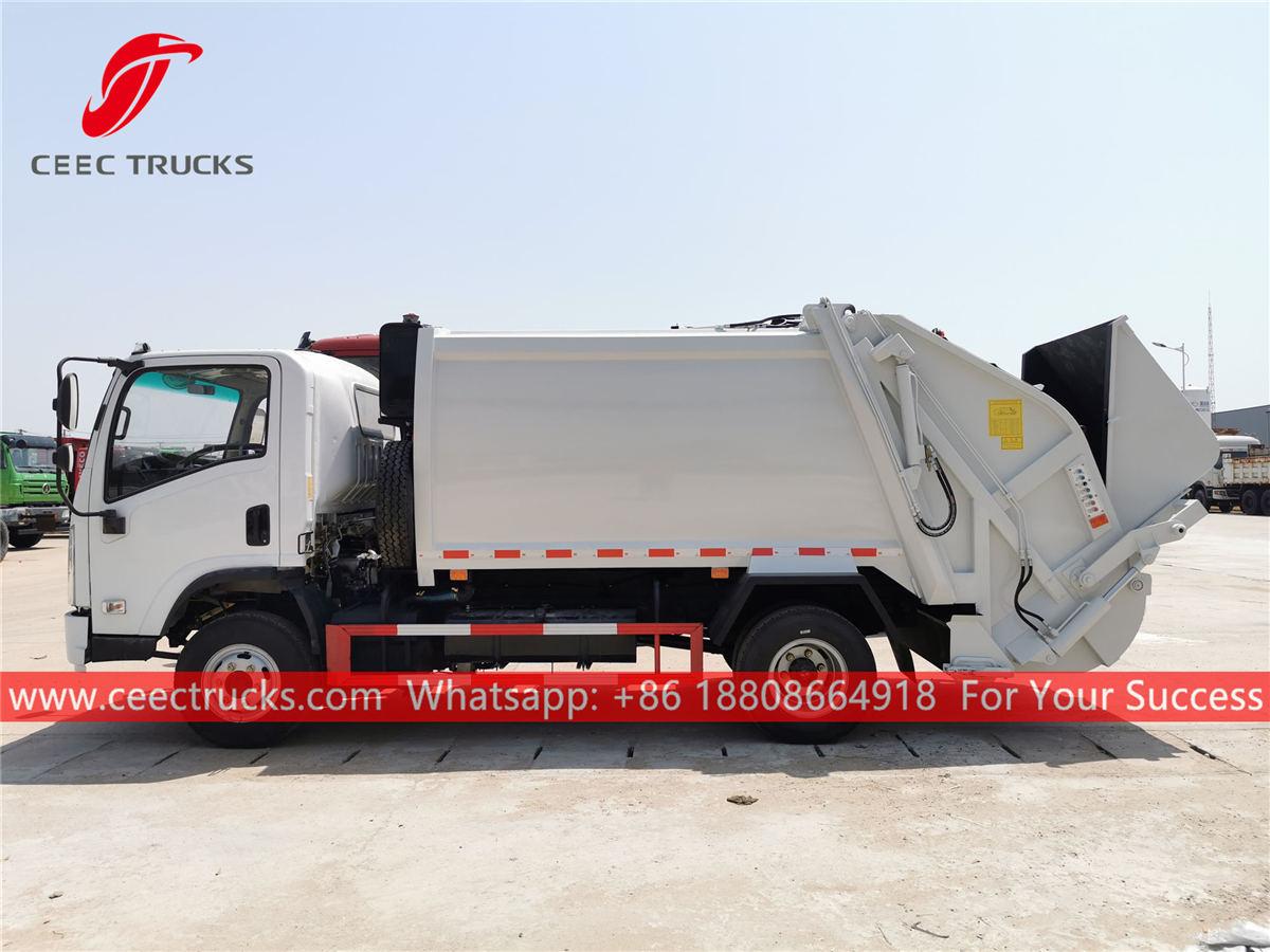 Waste compactor truck