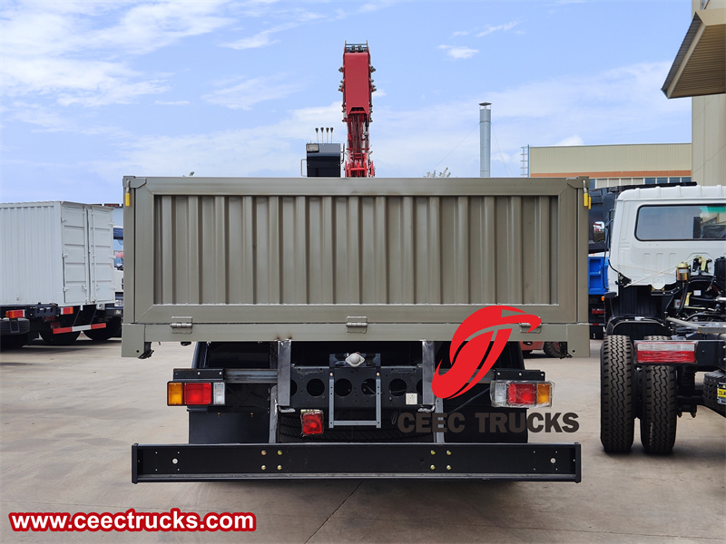 Isuzu 205HP 10 tons truck-mounted crane