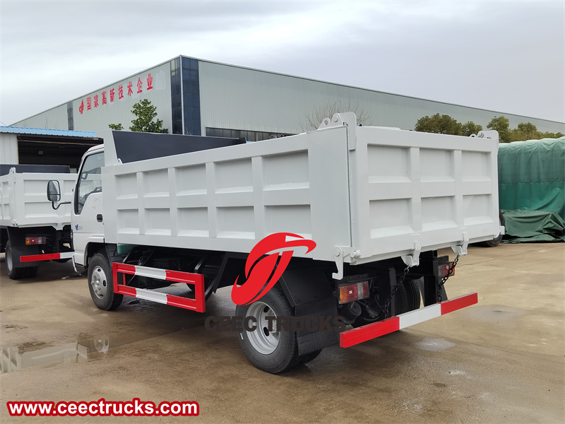 Isuzu 600P dumper truck