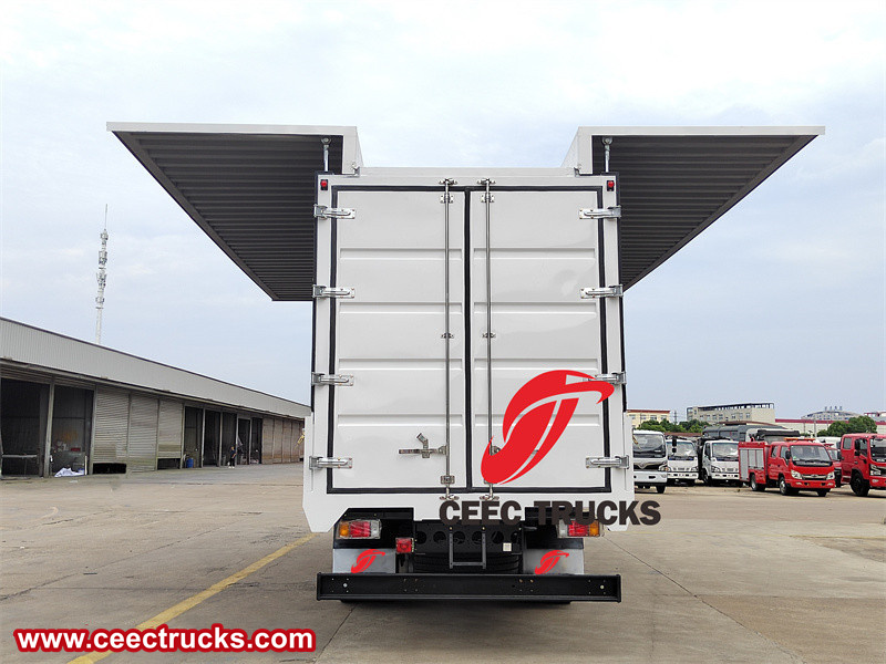 Isuzu GIGA wing-opening van