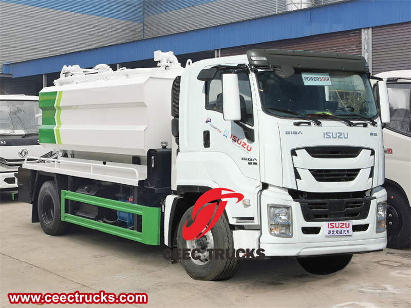 Isuzu GIGA vacuum truck with Jet Cleaner