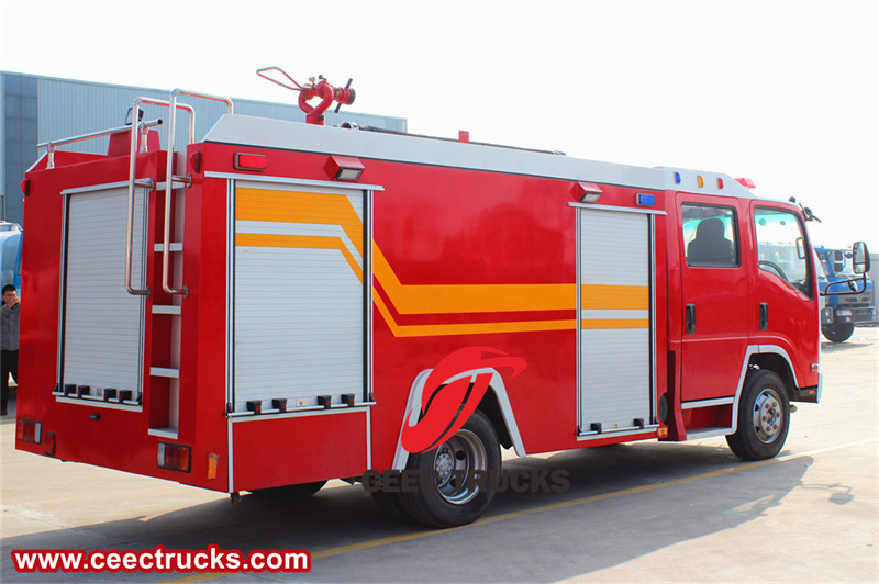 Isuzu NPR 700P water fire engine