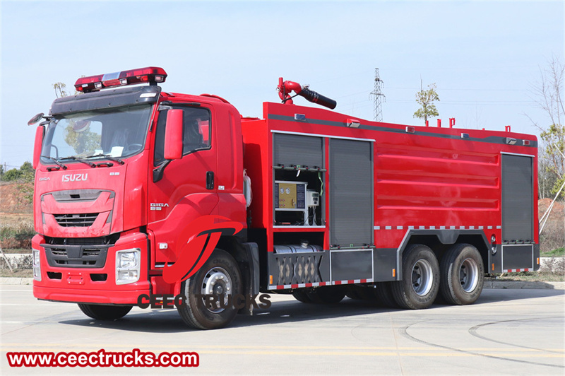 Isuzu aircraft rescue and firefighting truck