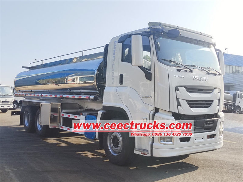 Isuzu Giga 10 wheeler water bowser