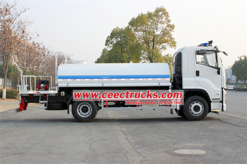 Isuzu GIGA water tank truck