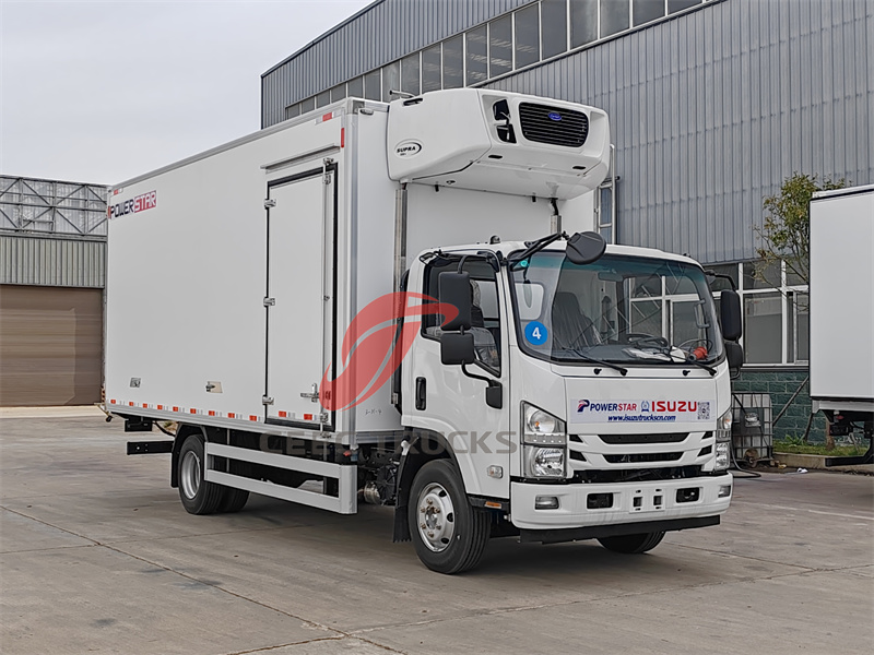 Isuzu 4 ton reefer box truck (2)