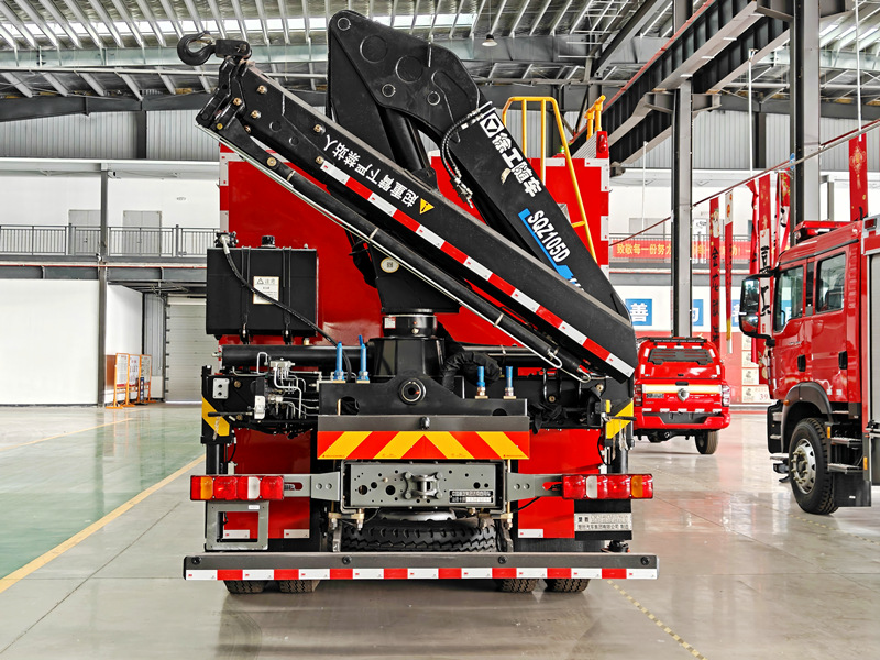 HOWO rescue fire fighting truck with SQZ105 boom crane