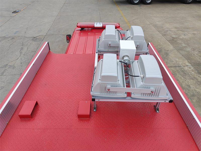 HOWO fire rescue truck with 7.6m lifting lighting system
