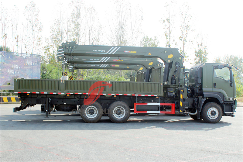 Isuzu GIGA service truck 14tons crane 