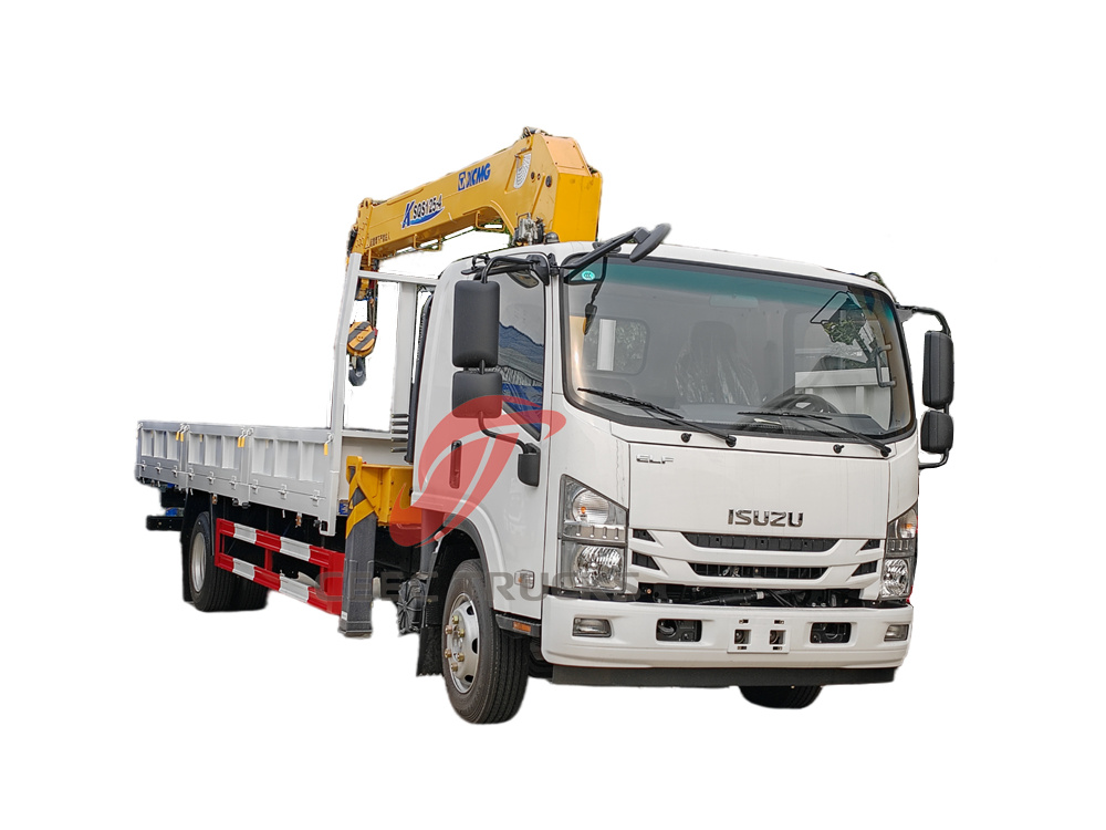 Isuzu NPR cargo truck mounted 5tons XCMG crane