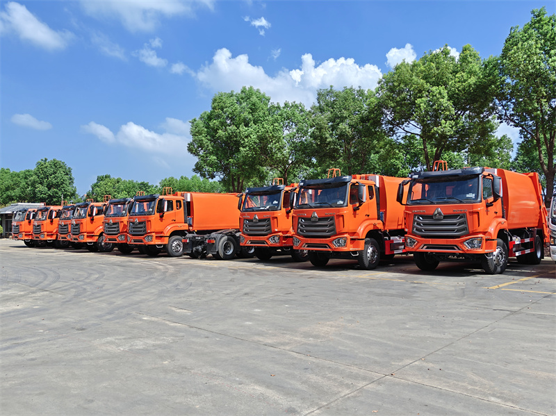 Howo rear loader garbage truck
