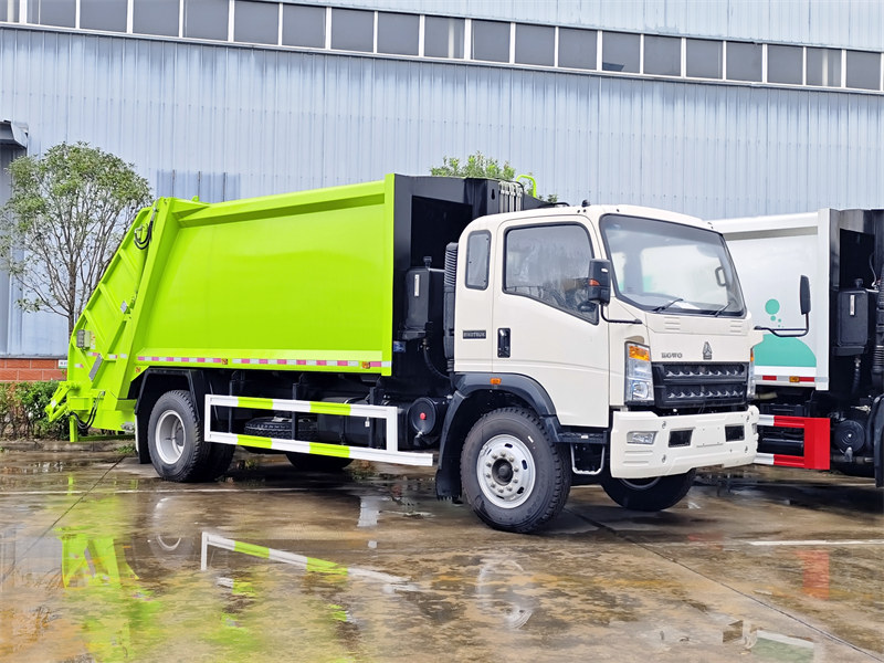 Howo rear loader garbage truck