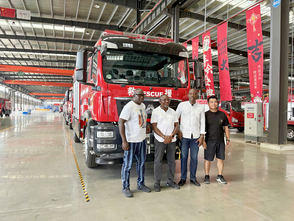 Africa Nigeria customer visiting for purchasing fire trucks