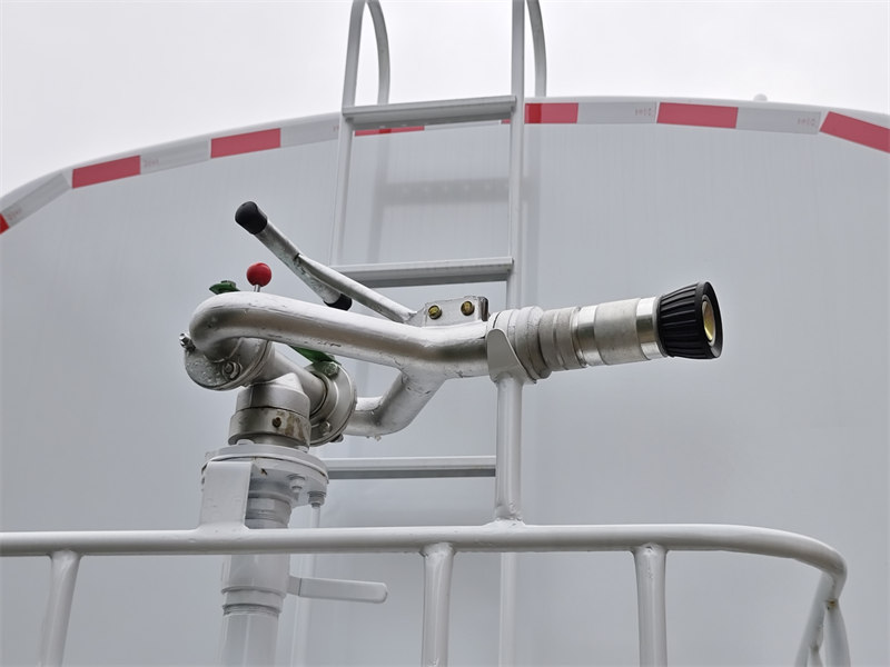 Howo water tank truck