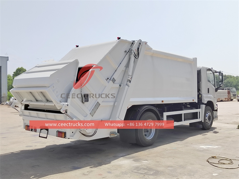 Isuzu FTR 205HP rear loader compaction truck with factory direct sale