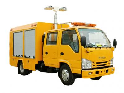 Isuzu mobile rescue fire fighting pumper truck
