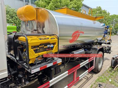 Howo light-duty 3000L asphalt spreading truck