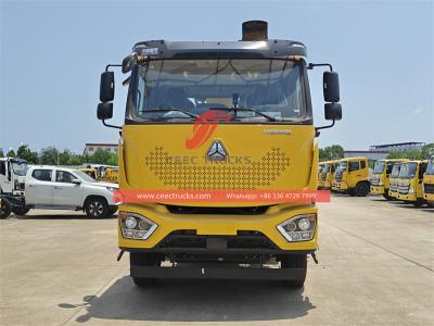 Sinotruk new cabin wrecker truck with 8T crane
