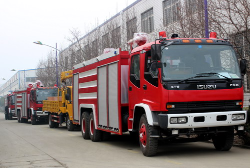 заказ клиента Дубай 8 единиц пожарной машины и автокрана isuzu